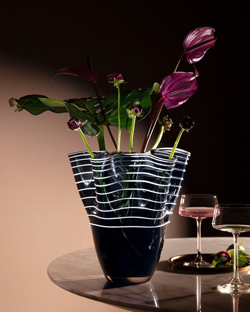 Стеклянная ваза ручной работы Honfleur 32x30 см. - синяя