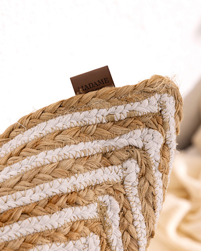 Декоративная наволочка Trocadero 50x50 см. - бежевая / белая