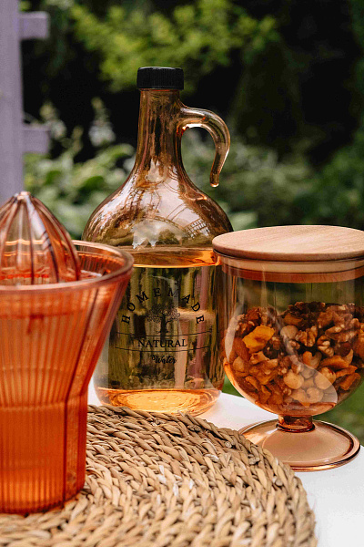 Контейнер для хранения продуктов Marion с крышкой 900 мл., 11.7x11.7x15.2 см. - янтарный