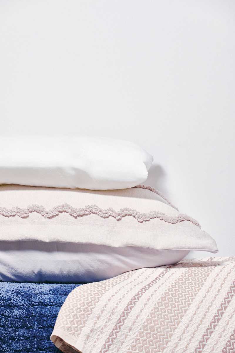 Декоративная подушка Raina 33х50 см