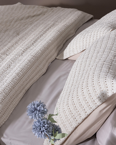 Комплект покрывало + 2 наволочки Petite 230x240 см