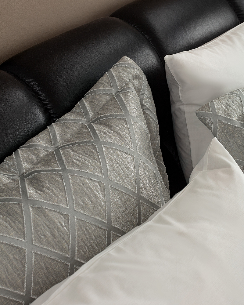 Подарочный комплект постельного белья двуспальный Mougins с покрывалом и одеялом 240x260 см