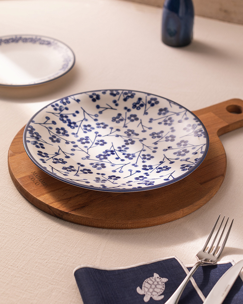 Сервировочная тарелка Rêve Bleu Ange 25 см. - белая / синяя