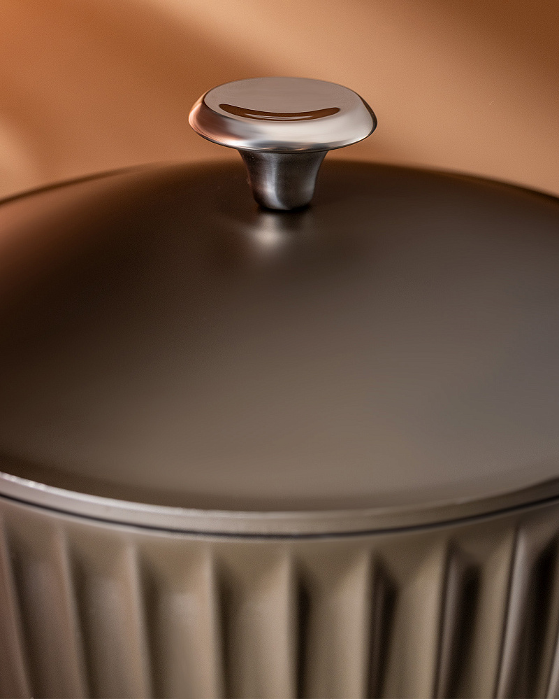 Кастрюля Freya с крышкой и силиконовыми съемными ручками 4,7л., - алюминий