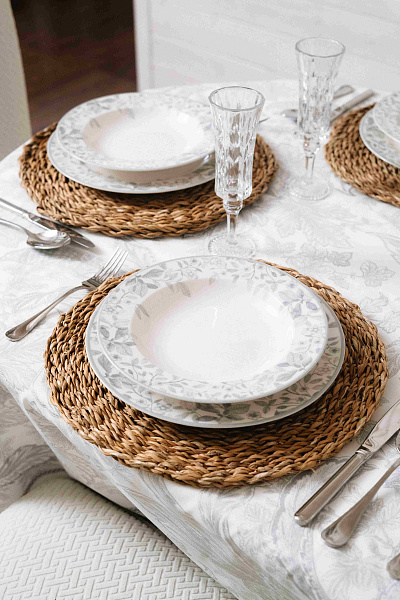 Скатерть Bernice 160x200 см. - белая / серая