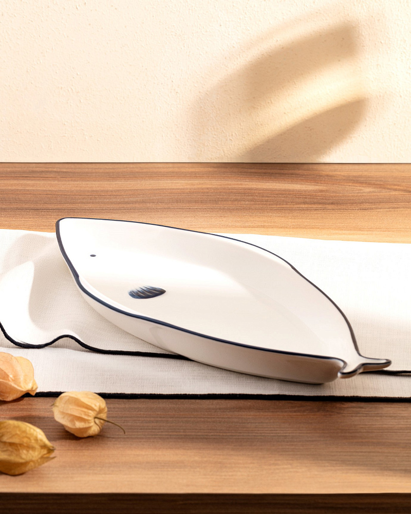 Тарелка Marine 24,5x19,6x7 см. - белая / синяя