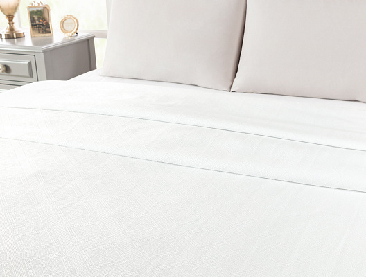 Покрывало двуспальное Nathan 240x260 см. - белое