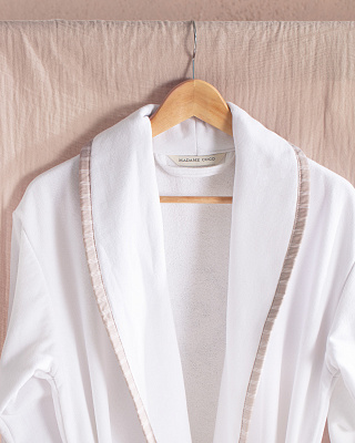 Женский халат Maura XXL р. - белый / бежевый