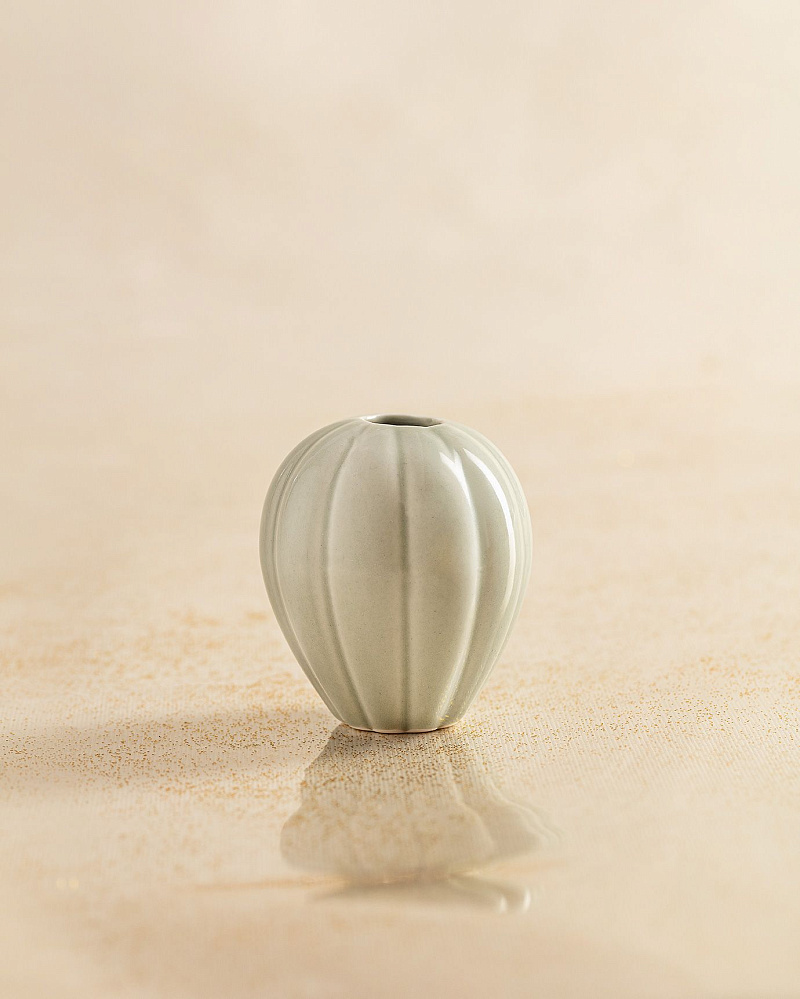 Ваза Dori - серая. 7Х7Х13 см
