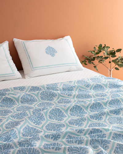 Комплект постельного белья двуспальный Leal с покрывалом 240x260 см - хлопок