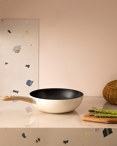 Сковорода Manon Wok с крышкой 30x9 см, алюминий