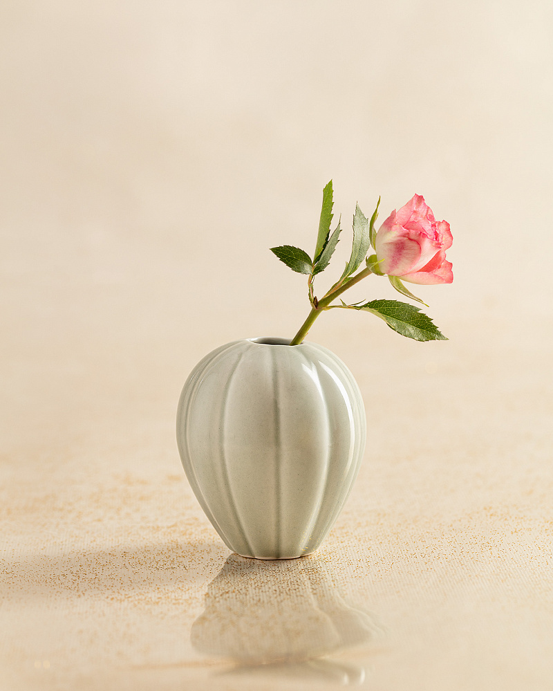 Ваза Dori - серая. 7Х7Х13 см