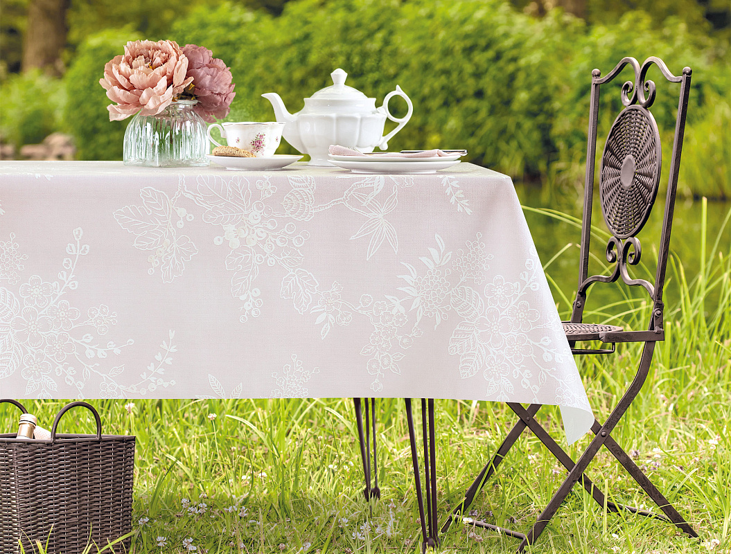 Скатерть Jannie 140x140 см. - пудровая