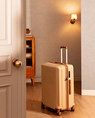 Чемодан Voyage Luggage размера L. - бежевый