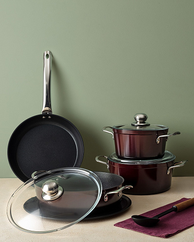 Комплект алюминиевой посуды Titanium 18см, 22см, 26см, 26см - бордовый. 7 предметов.