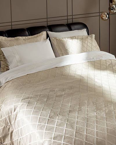 Подарочный комплект постельного белья двуспальный Mougins с покрывалом и одеялом 240x260 см, хлопок