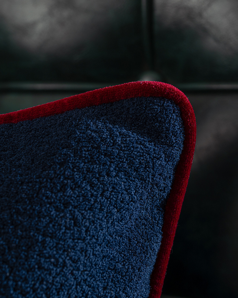 Декоративная наволочка Melay 43x43 см. - темно-синяя