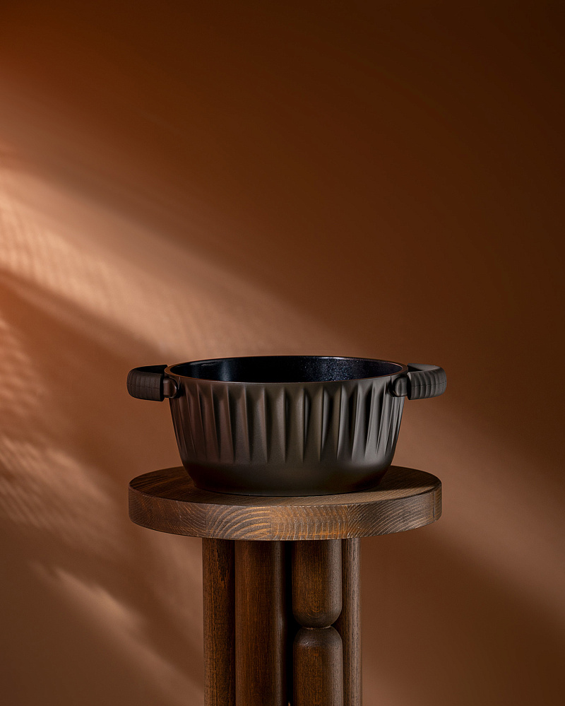 Кастрюля Freya с крышкой и силиконовыми съемными ручками 4 л., - алюминий