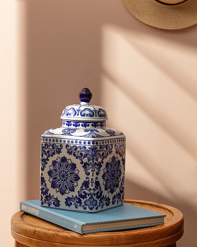 Ваза с крышкой Nanterre 15x15x25 см.