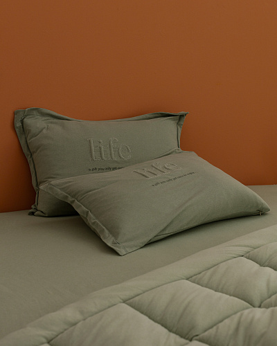 Комплект постельного белья двуспальный Bobigny с одеялом-покрывалом 160x200 см