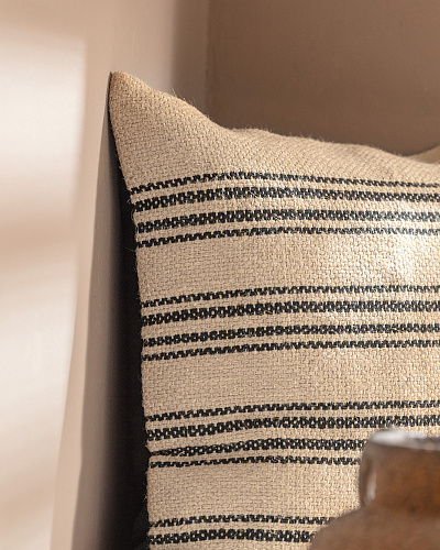 Декоративная наволочка Eze 45x45 см, - черная