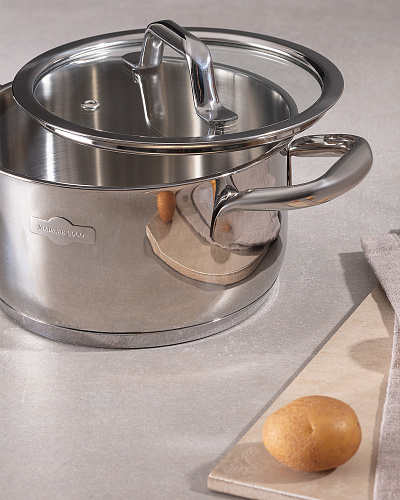 Кастрюля с крышкой Nova 1,8 л. - серебристая