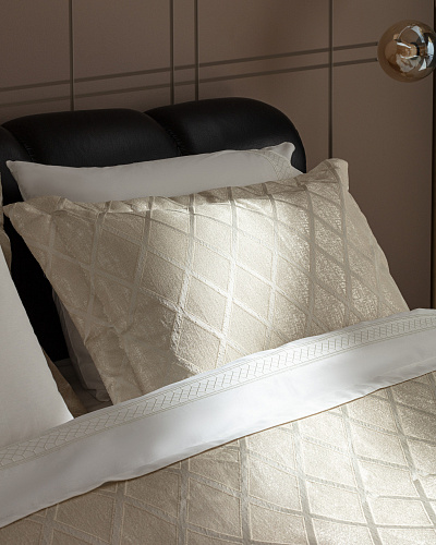 Подарочный комплект постельного белья двуспальный Mougins с покрывалом и одеялом 240x260 см, хлопок