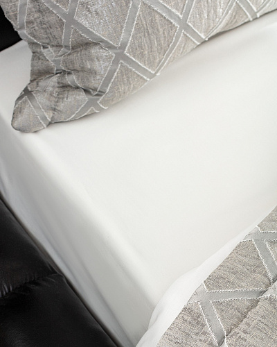 Подарочный комплект постельного белья двуспальный Mougins с покрывалом и одеялом 240x260 см