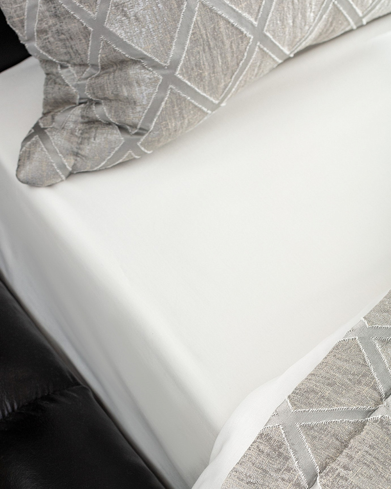 Подарочный комплект постельного белья двуспальный Mougins с покрывалом и одеялом 240x260 см