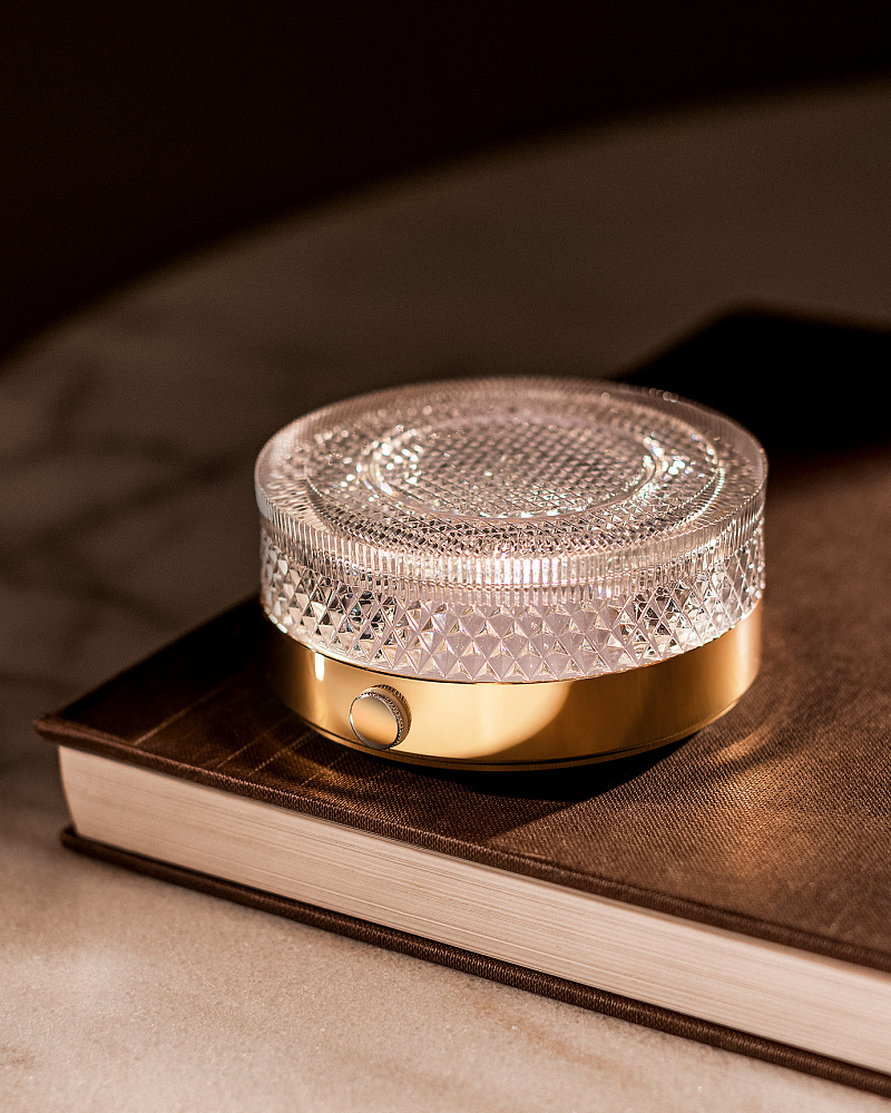 Светильник Claire Touch 10X10x5 см. - золотистый