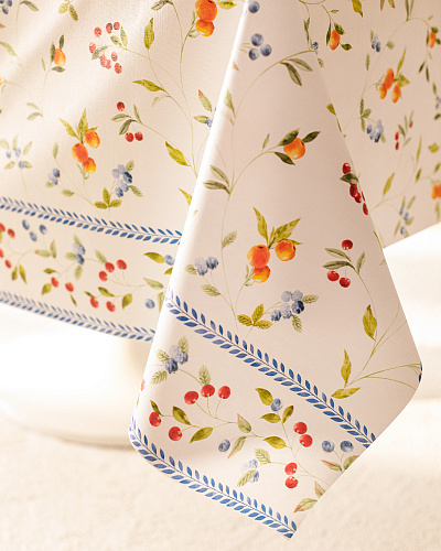 Скатерть Arbnor 140x140 см. - бежевая