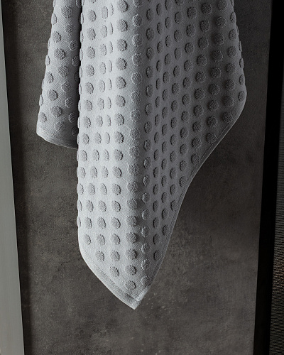 Банное полотенце Polka Dot 70x140 см. - светло-серое