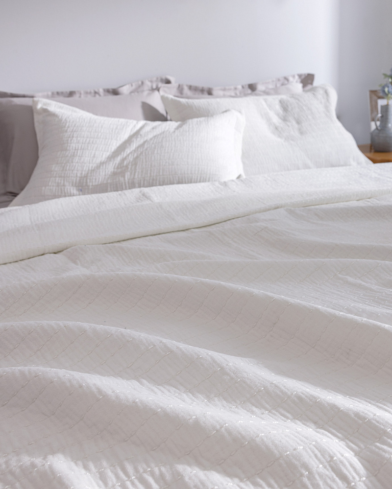 Комплект постельного белья евро Feolette с покрывалом и 2 наволочками 230x240 см