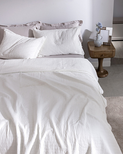 Комплект постельного белья евро Feolette с покрывалом и 2 наволочками 230x240 см