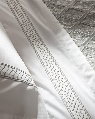 Подарочный комплект постельного белья двуспальный Mougins с покрывалом и одеялом 240x260 см