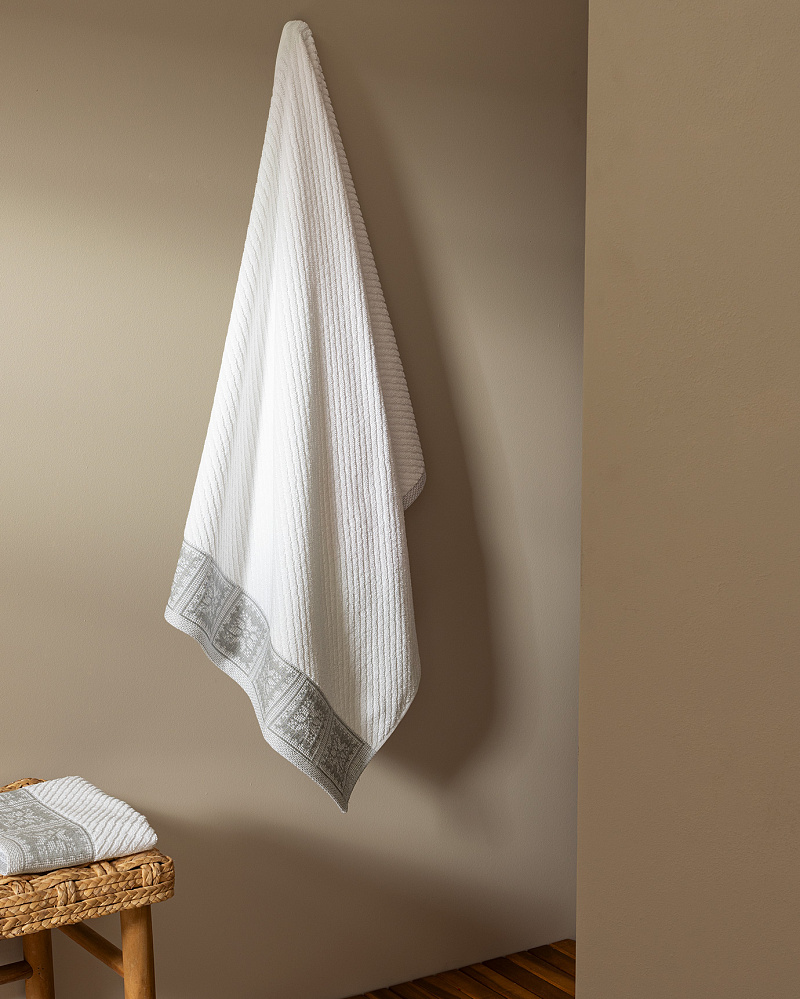 Банное полотенце Zeste 70x140 см. - белое / серое