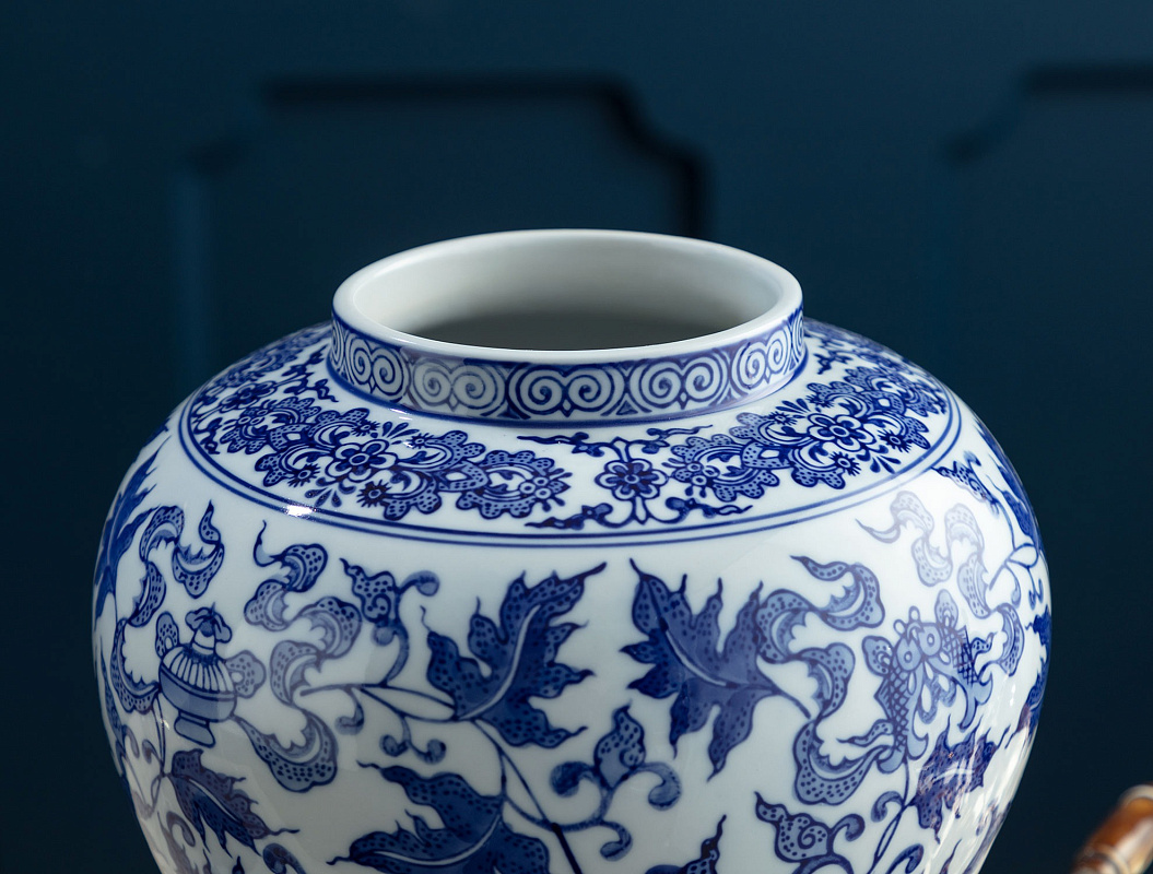 Ваза с крышкой Pau 20x20x32,5 см. 