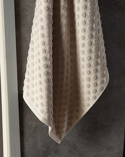Банное полотенце Polka Dot 70x140 см. - бежевое
