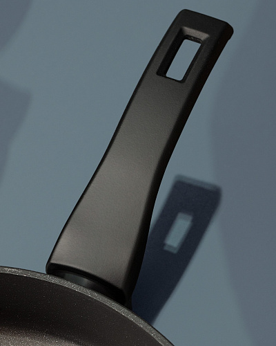 Набор посуды Titanium Professional из 7 шт., 18-22-26 см. - черный