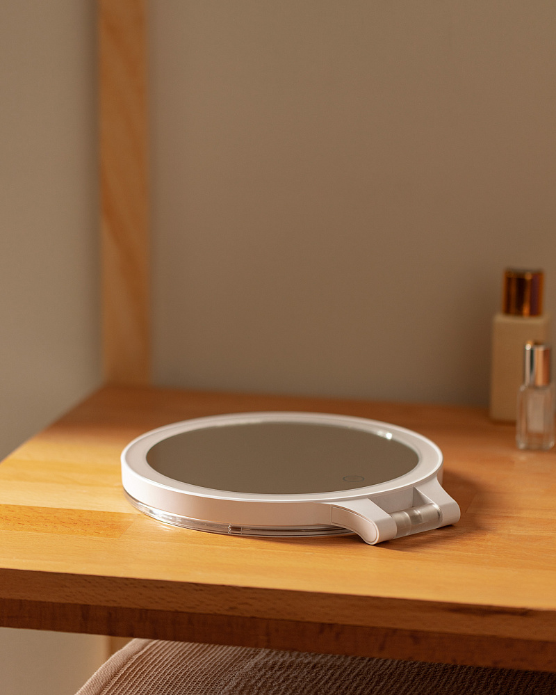 Зеркало Mirin на выдвижной ножке с подсветкой 19,5x21,9x2,7 см, - пластик, стекло