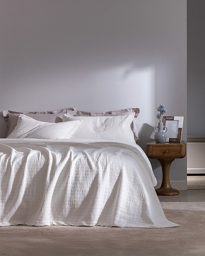 Комплект постельного белья евро Feolette с покрывалом и 2 наволочками 230x240 см