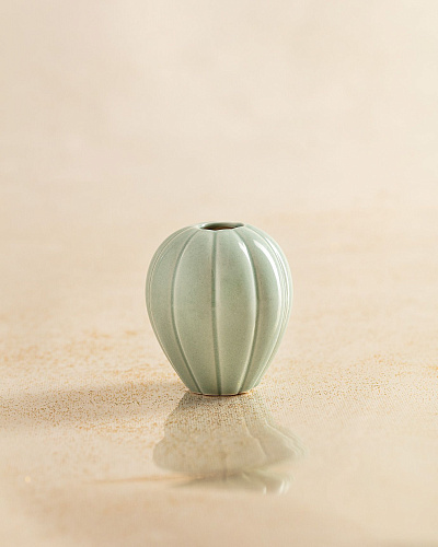 Ваза фарфоровая Dory 7x7x13cm - зеленая