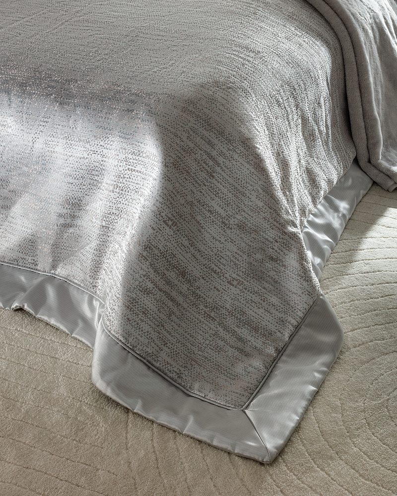 Двуспальный комплект белья Vézelay с пледом и покрывалом 240x260 см