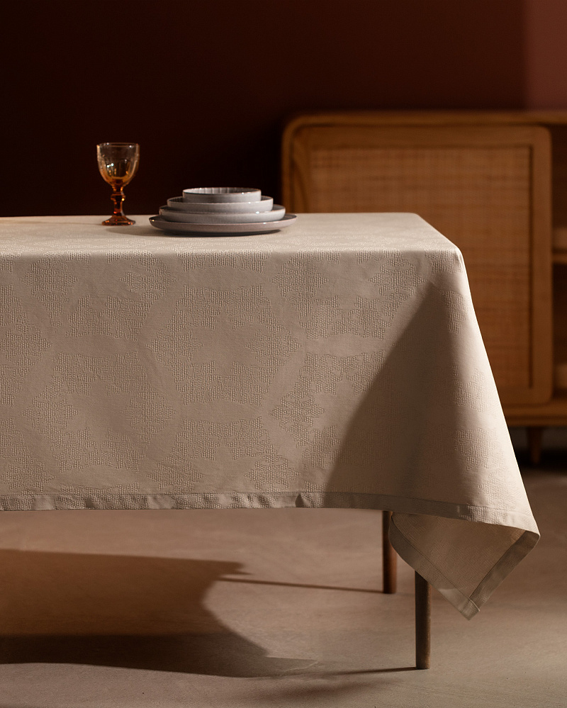 Скатерть Lavinia 160x300 см. - бежевая