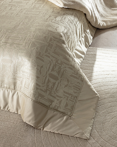 Подарочный комплект постельного белья евро Yvoire с покрывалом и одеялом 260x280 см