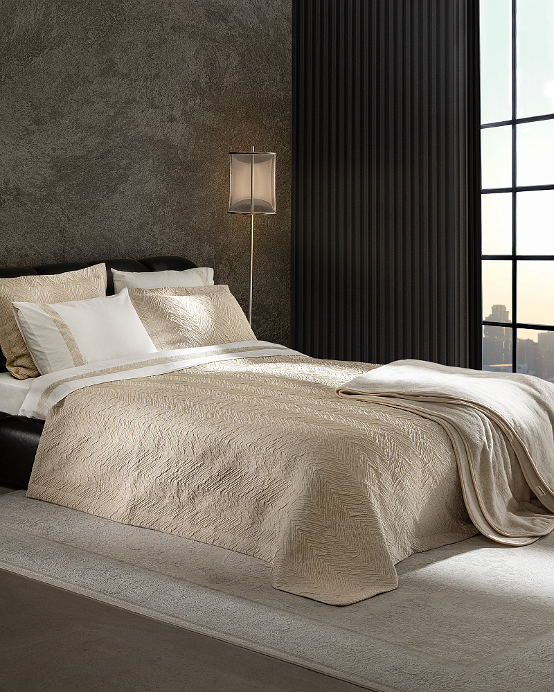 Подарочный комплект постельного белья евро Charente с одеялом и покрывалом 260x280 см, хлопок