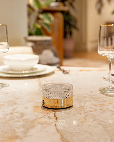 Светильник Claire Touch 10X10x5 см. - золотистый