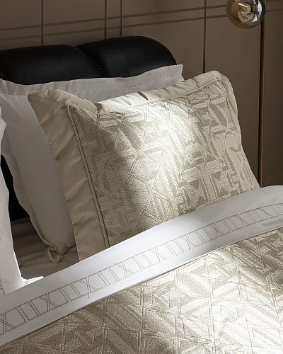 Подарочный комплект постельного белья евро Yvoire с покрывалом и одеялом 260x280 см