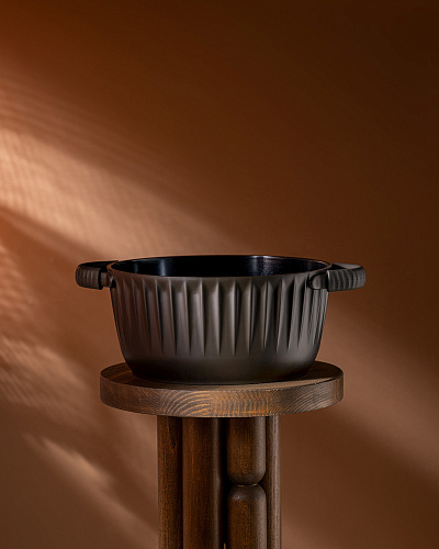 Кастрюля Freya с крышкой и силиконовыми ручками 4,7л., - алюминий