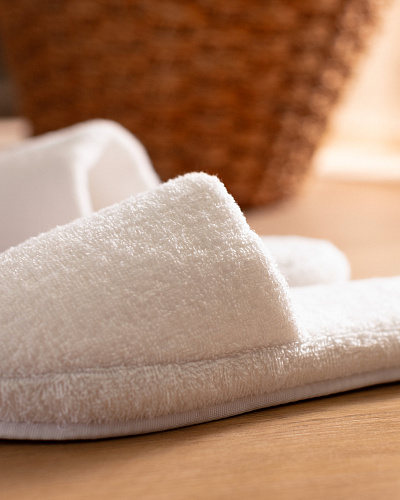 Махровые тапочки Coralie - белые